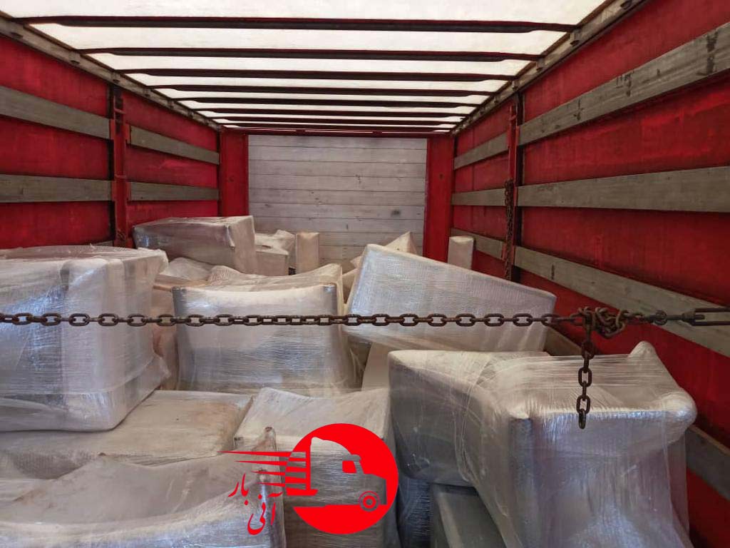 چیدمان مبلمان در کامیونت برای ارسال به ترکیه